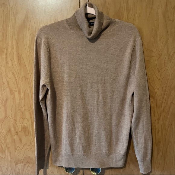 J. Crew Women's Turtleneck Sweater Tan Lightweight Classic Pullover Small - Picture 3 of 8